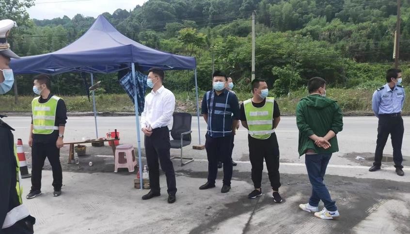 茶陵法院：易祖斌率队走访慰问防疫一线