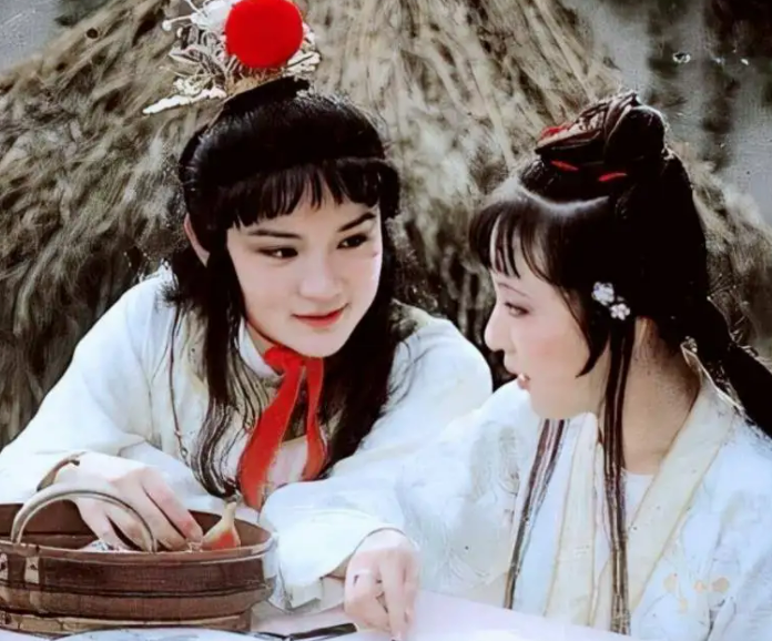 《红楼梦》幕后故事,3万人竞争林黛玉,欧阳奋强为演贾宝玉整容