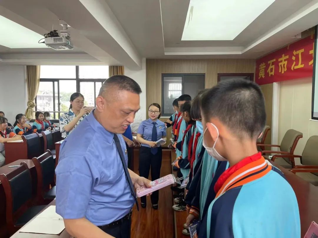 六一特辑 | 大手拉小手，共赴检察之约
