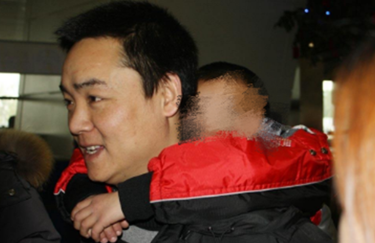 2008年，深圳男子3岁儿子被拐，三年后儿子在人群中一眼认出生父