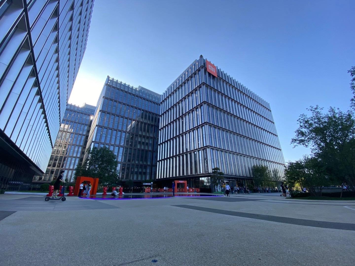 手机还有拓展领域的机会?小米给出答案,和受累的小拇指和解了!