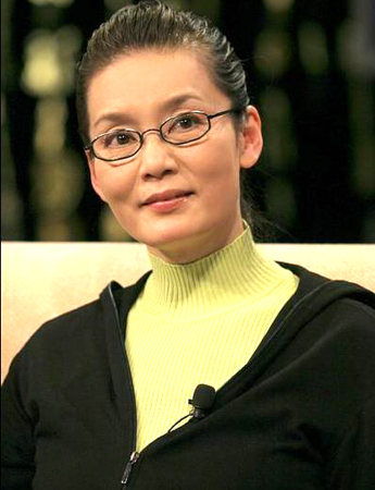 9位“妈妈专业户”：天生一张养尊处优脸，自带贵气，演不了穷人