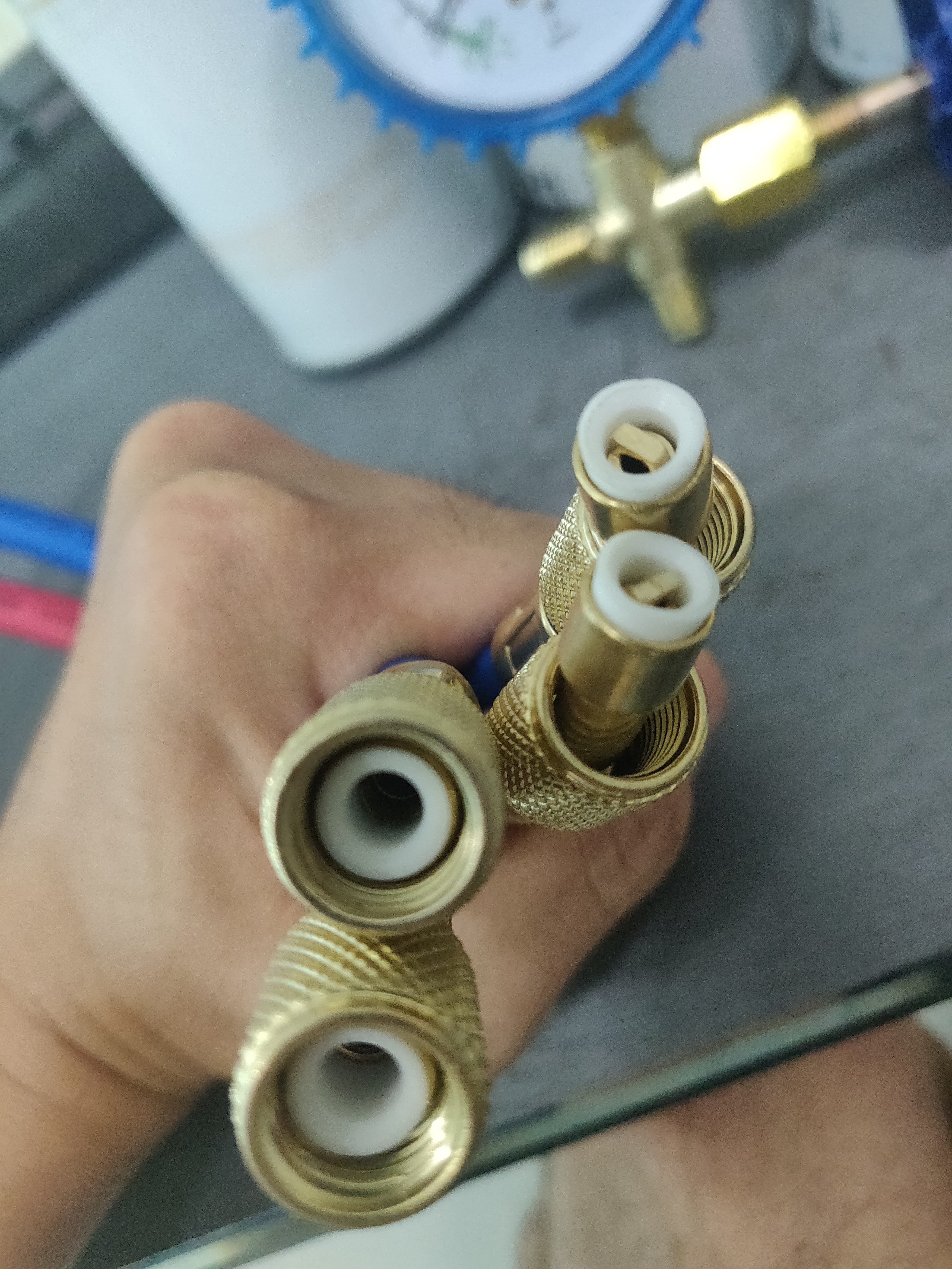 变频空调加制冷液