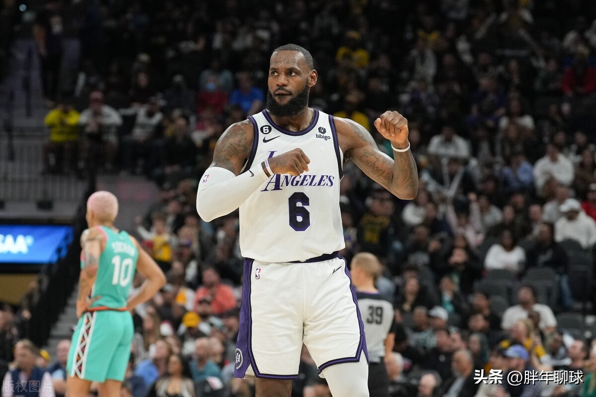 热侃NBA：詹姆斯复出砍21分，湖人战胜马刺