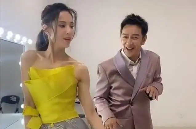 直播哭穷、住着豪宅求关爱，这6位卖惨翻车的明星，太打脸了