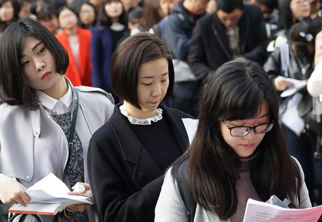 大学毕业以后，这4个证书就是找工作的“底牌”，在学校要考到手