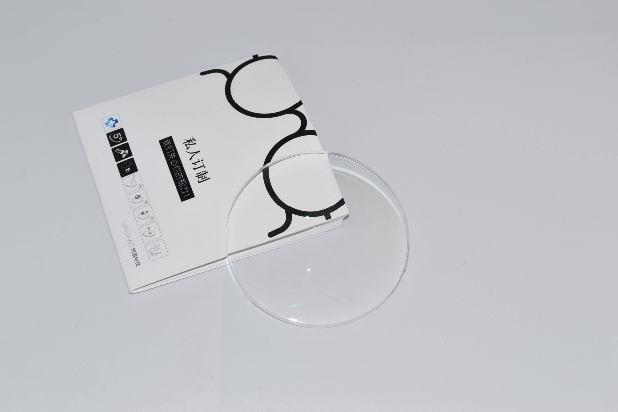 孩子近视矫正怎么选择镜片?哪些5度镜片更适合?