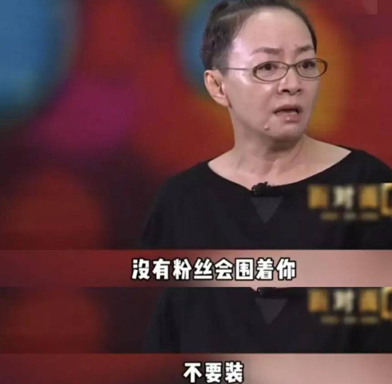 耍大牌？23岁程潇商场参加活动，保安比路人还多，网友：好大的腕