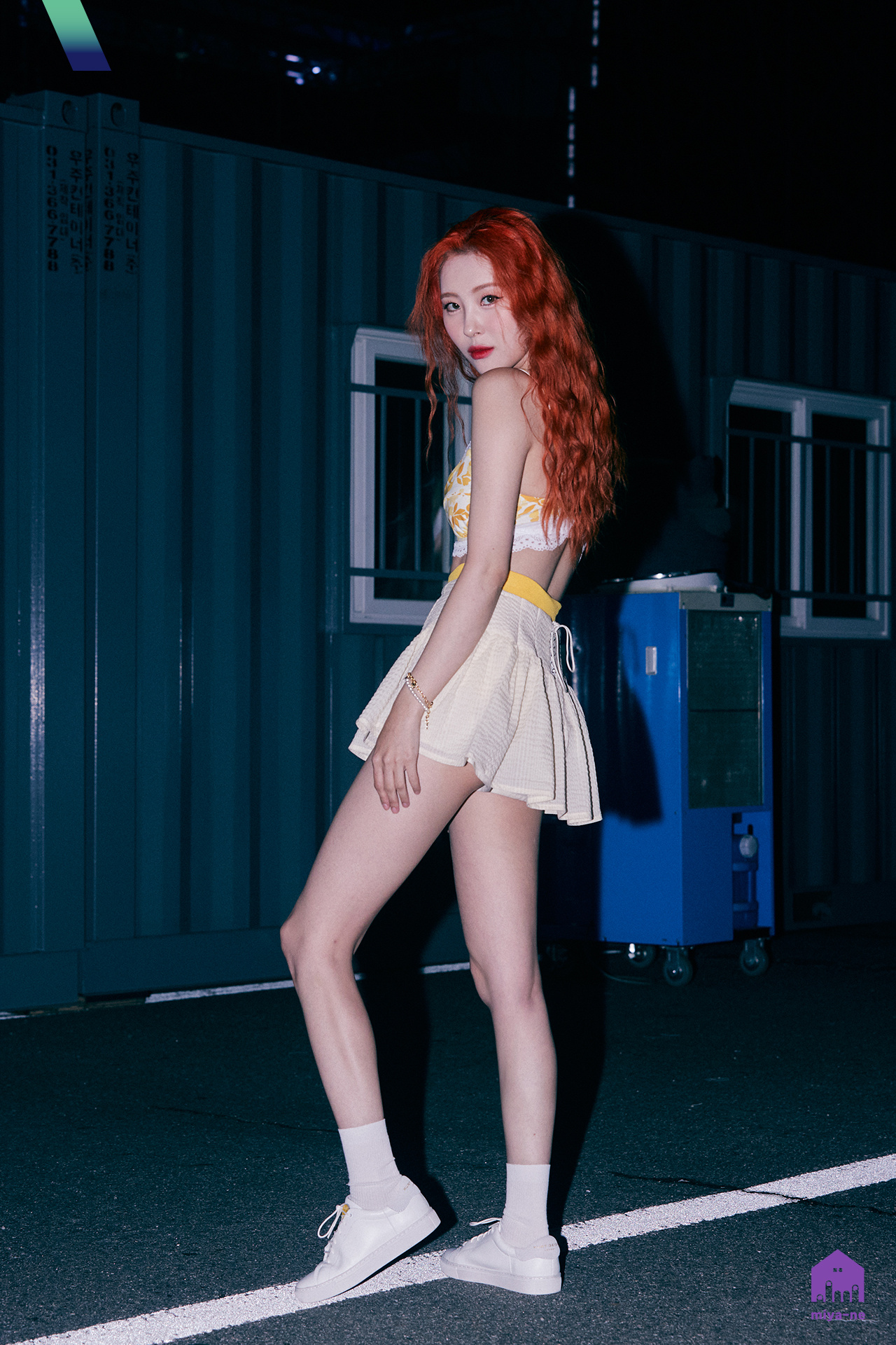 宣美晒近照文胸上衣纤细的双腿秀出456公斤身材的极致美感