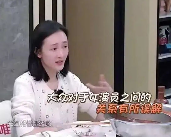 直播哭穷、住着豪宅求关爱，这6位卖惨翻车的明星，太打脸了