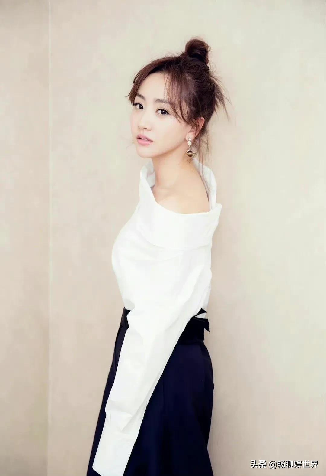 41岁的杨蓉看起来依旧年轻漂亮