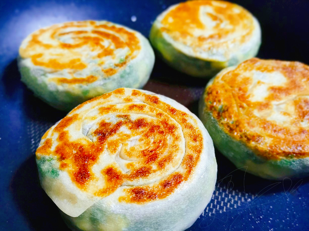 千層餅、油酥燒餅、餡餅的做法，全都是麵食，鮮香美味，酥軟油潤