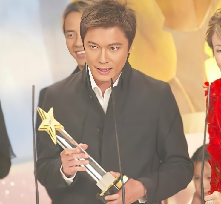红得快，沉得也快，这7位“风光不再”的港星，如今有人露了原形