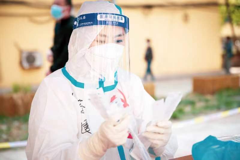 夫妇退伍不褪色 驻守“疫”线 续显担当