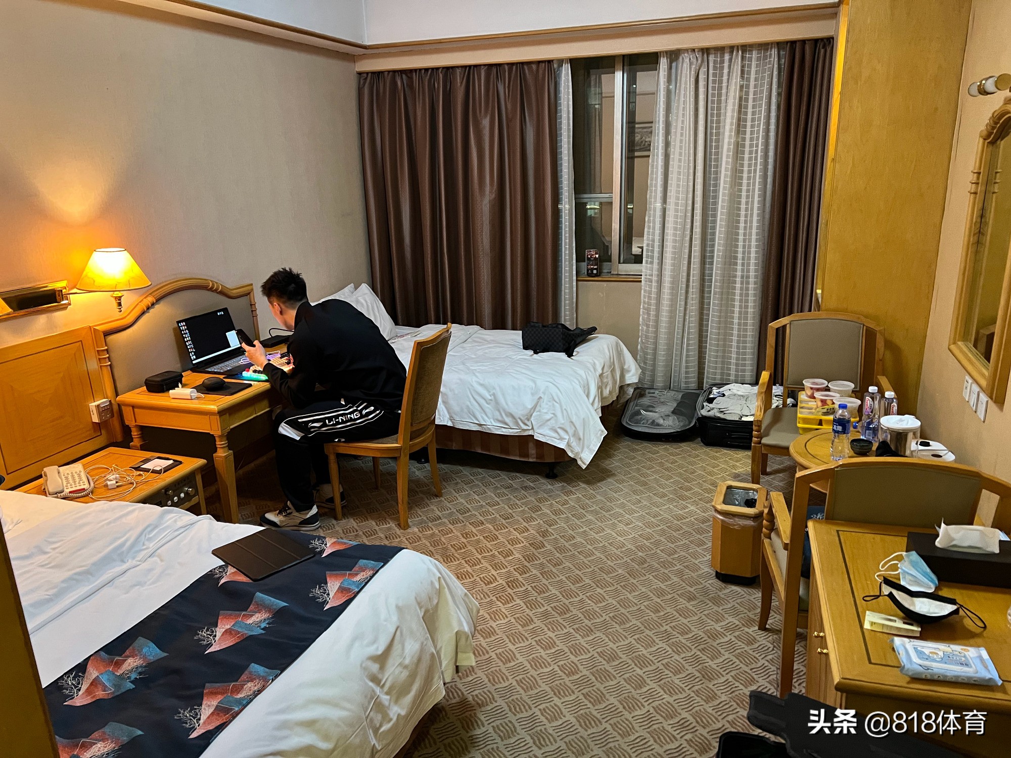 cba球员一般住哪里（心酸!辽篮入住长春四星级酒店,2米大个2人1间,赵继伟：无话可说了）