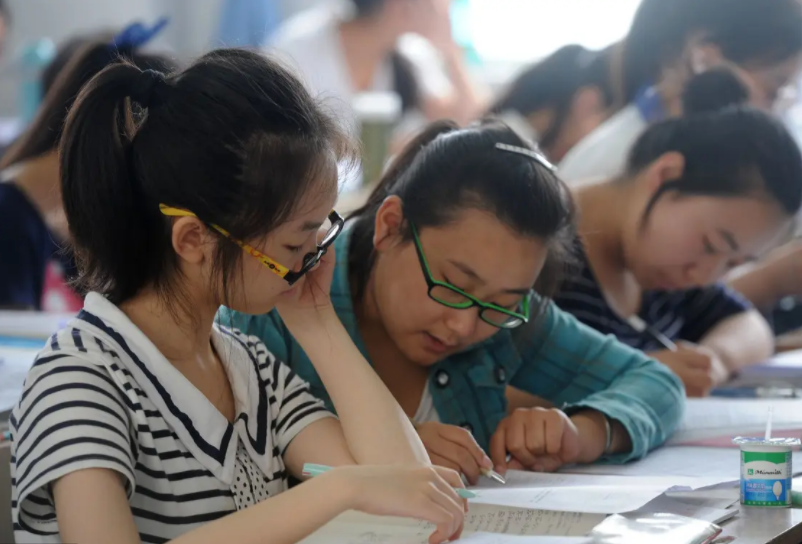 新高考模式下，为何不建议选“物生地”，不同年龄老师有不同解释