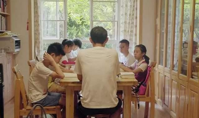 汶川地震中，北大才子“范跑跑”丢下学生逃跑，如今怎么样了？