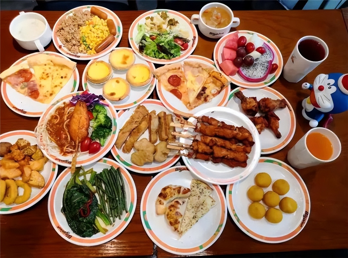 吃自助餐真能吃回本吗?老板告诉你:有多少来多少,越多越好