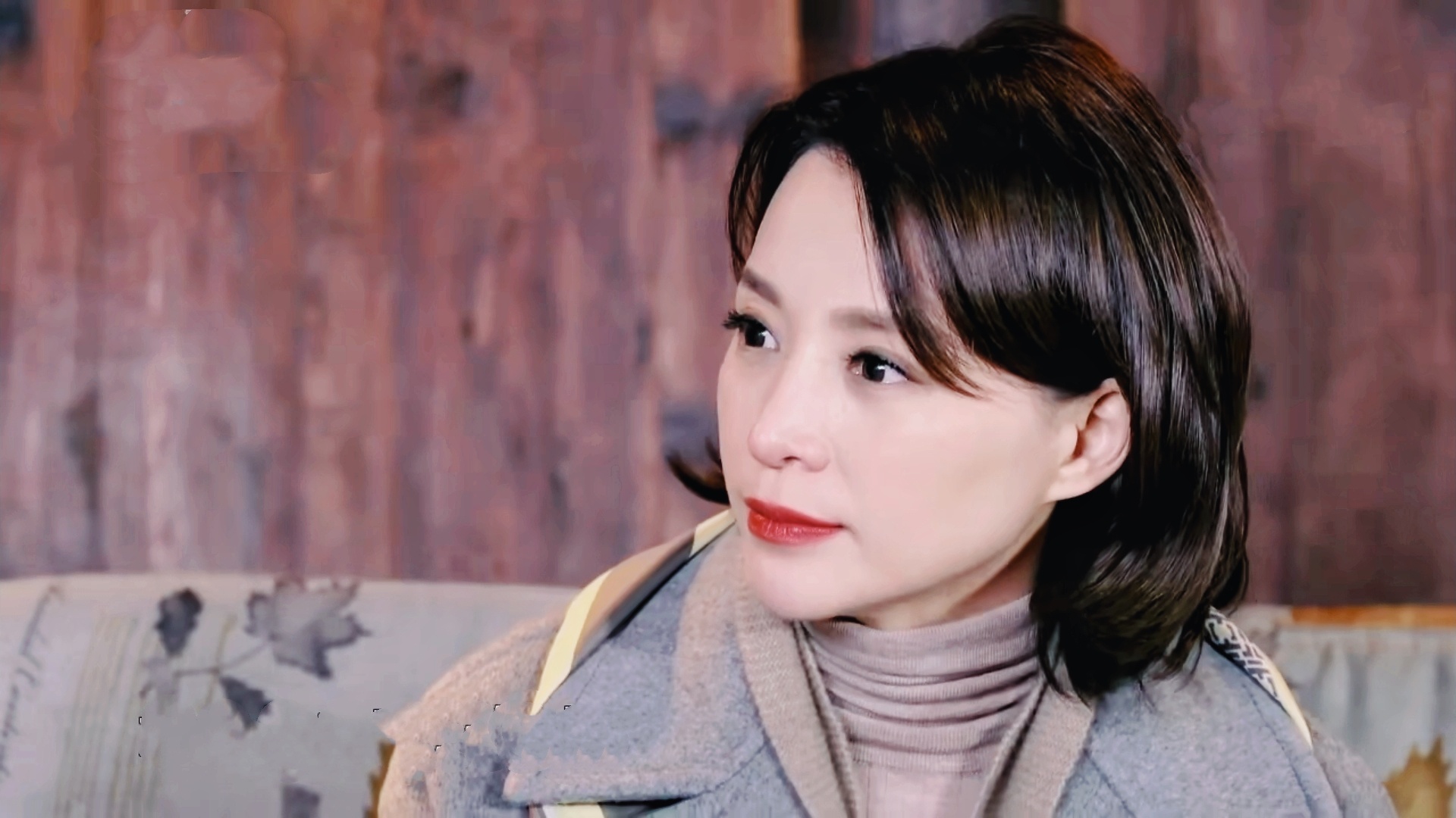 董卿为什么被央视解雇原因(从"央视代名词"到"查无此人",国民女神董卿