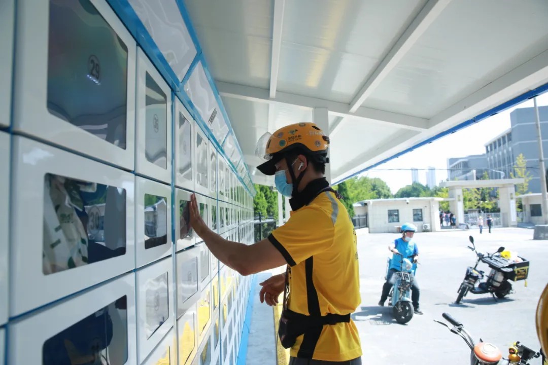 超“壕”！东北一高校7天建起一座桥，在宿舍修“两室一厅”，全国首家！