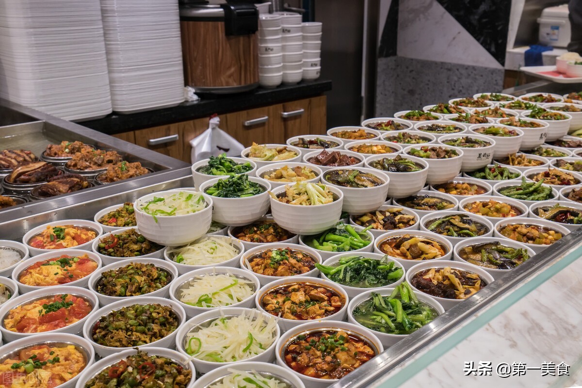图片[1]-在中国4年 老外不敢品尝的5种美食 臭豆腐都是小意思-起舞食谱网
