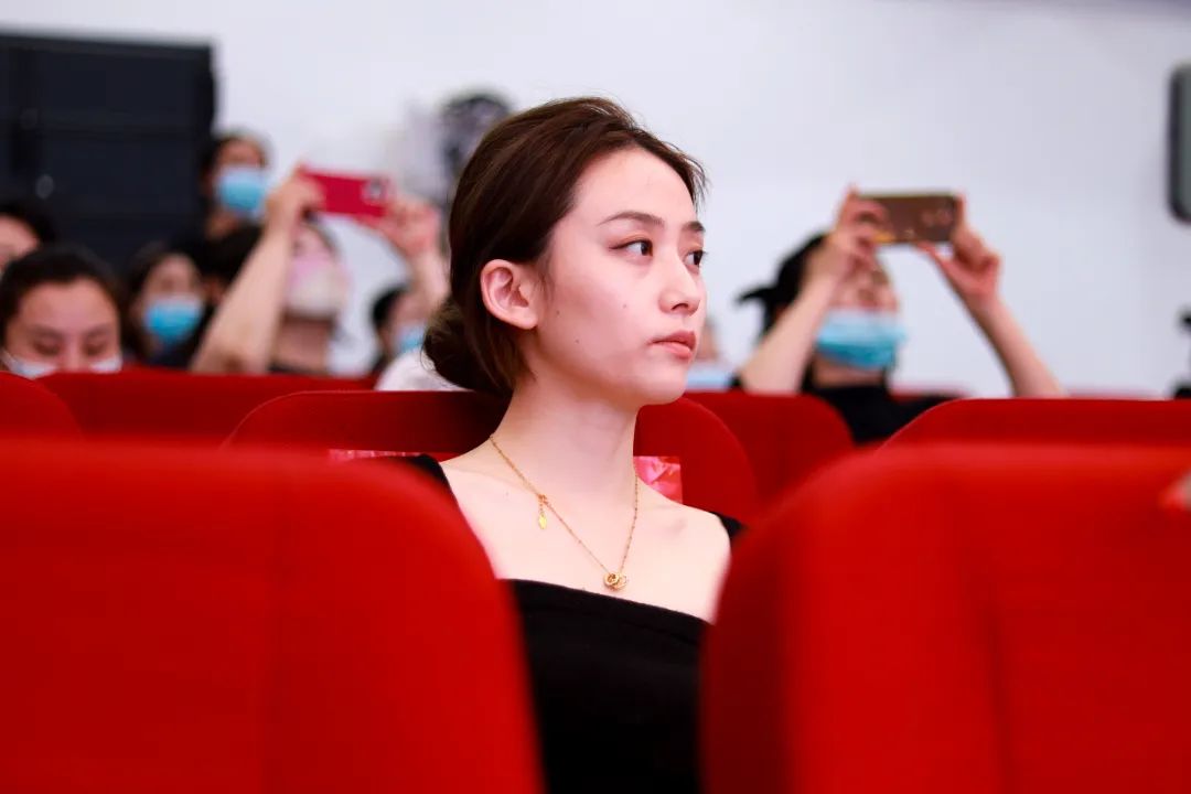 华阳实小举行“童星耀五月·艺术绽花开”群舞比赛（三四年级）