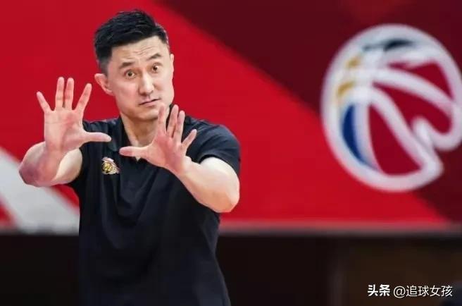 cba球员年薪（CBA广东队新赛季球员薪水曝光！易建联仅拿300万！徐杰比阿日少）