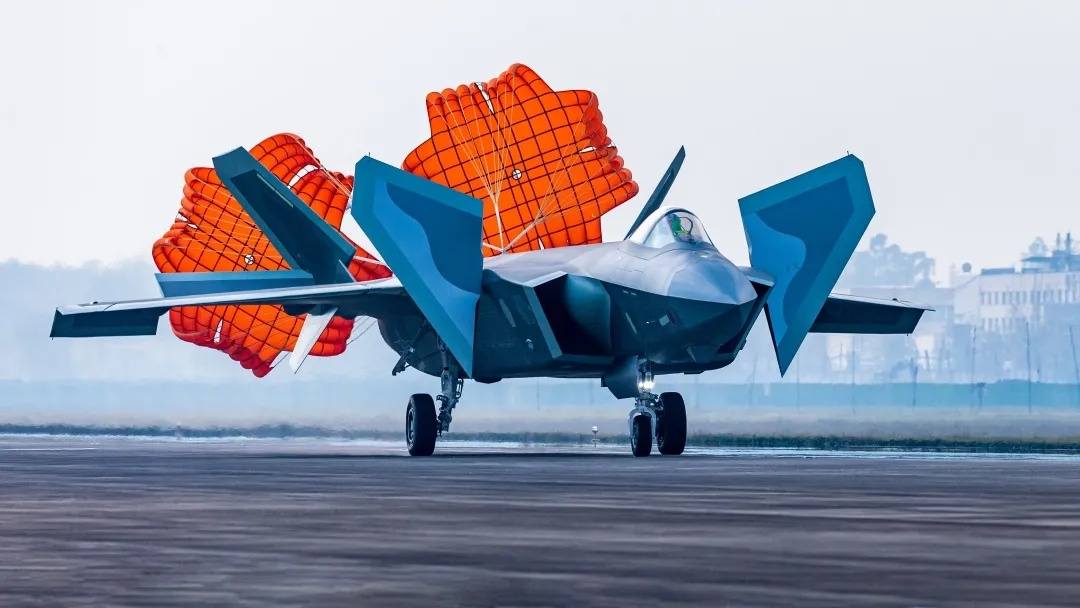 35ڶԭͻ࣬úɫͿװƽȳ