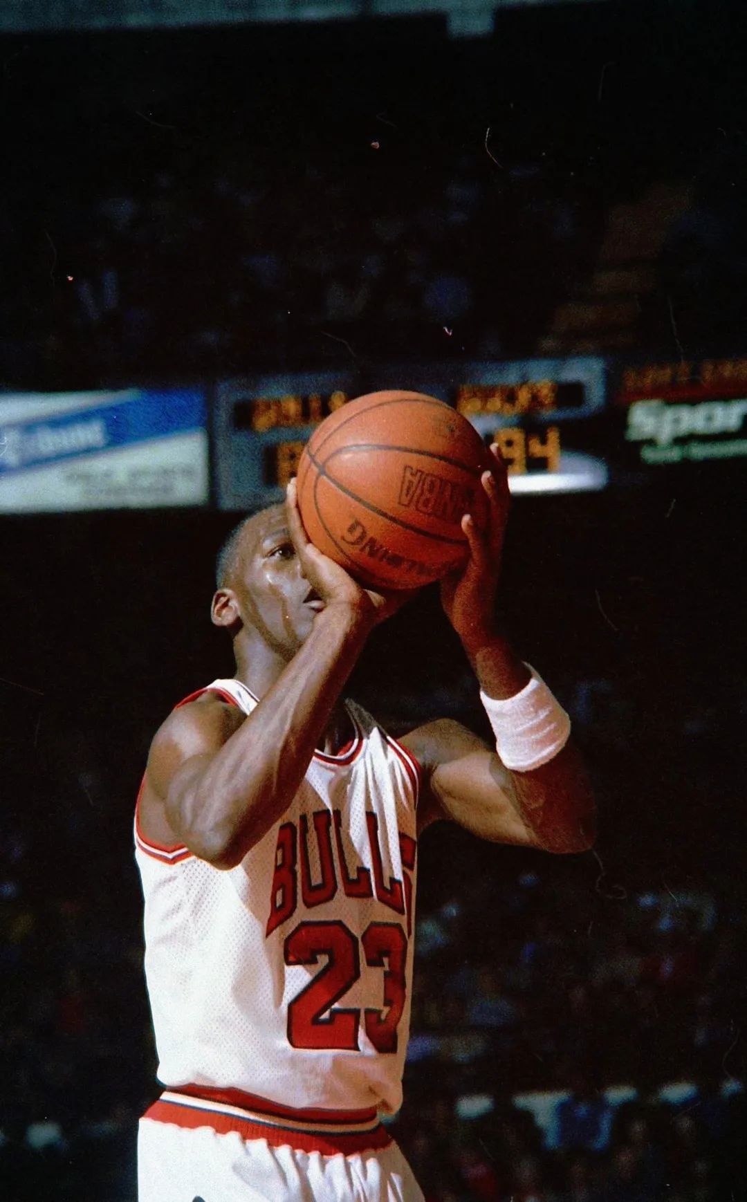 好看的篮球壁纸乔丹(「球星壁纸第146期」nba老照片,1986年乔丹赛场照