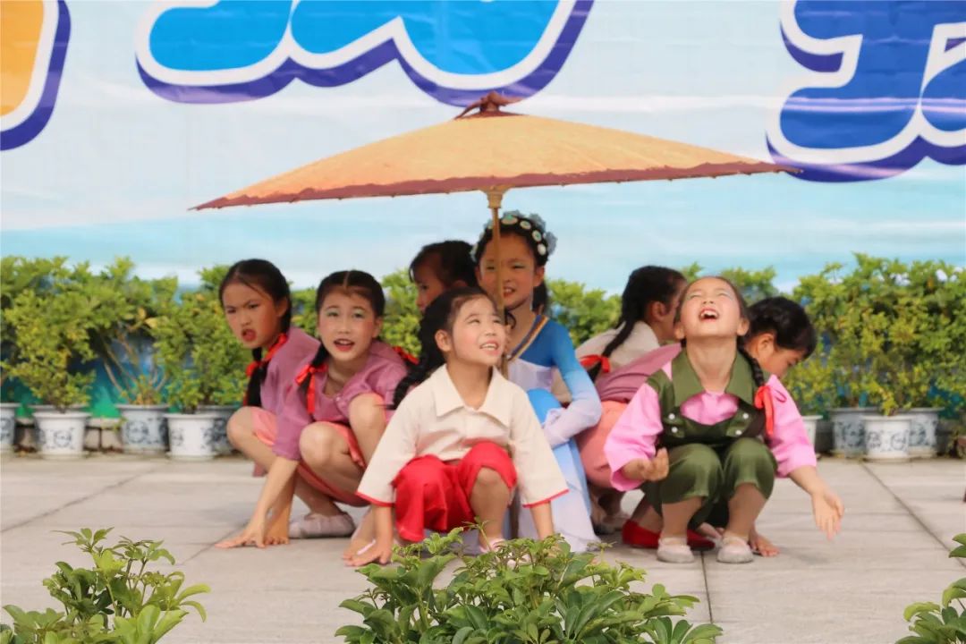 从心起步 健康成长｜实验小学外国语学校举行心理健康主题升旗仪式