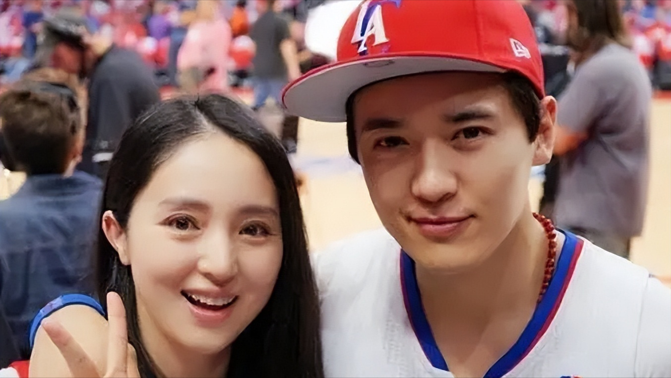 丈夫背叛事业停滞处境尴尬43岁的董璇危机才刚刚开始