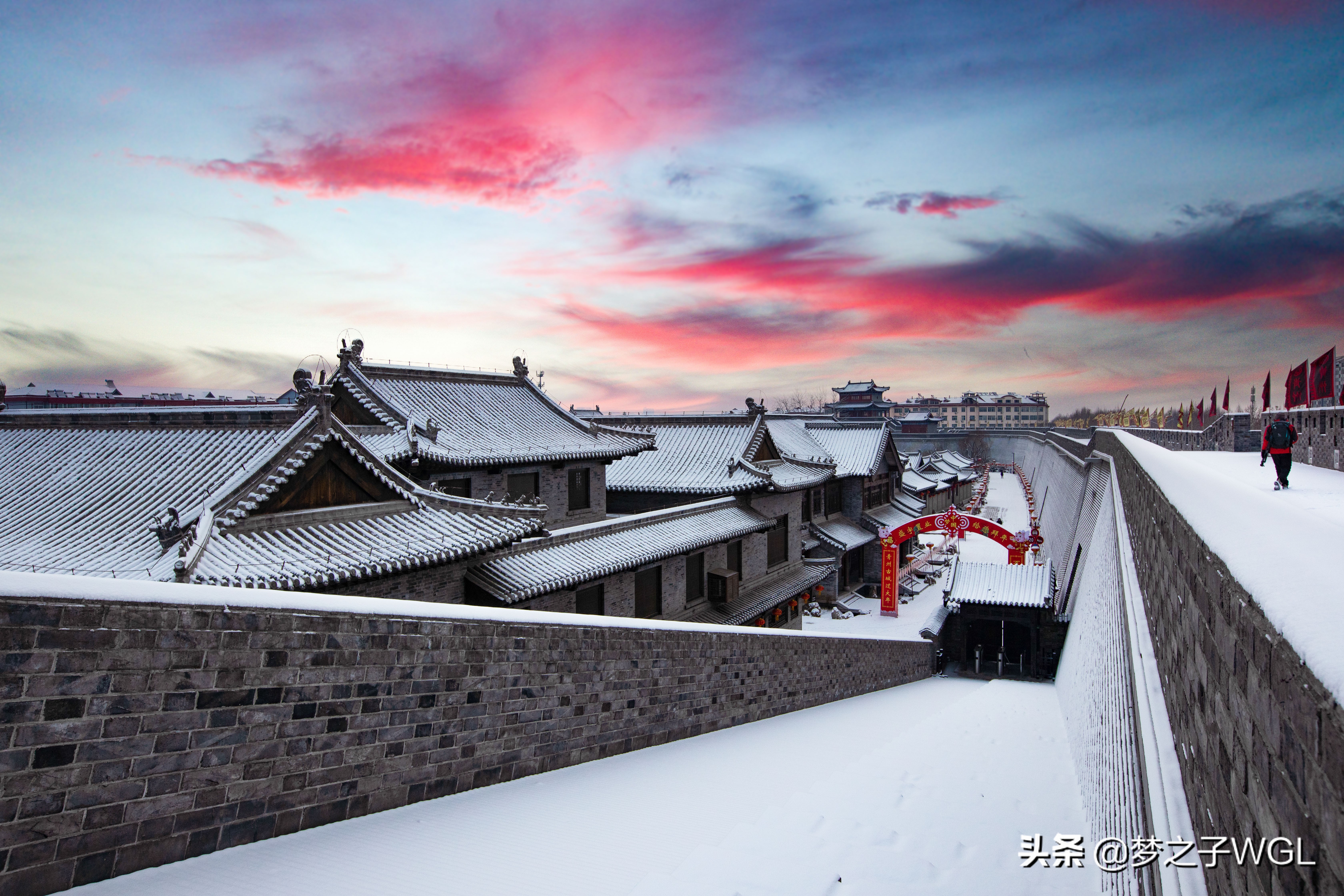 赏一场飘雪，念一座古城