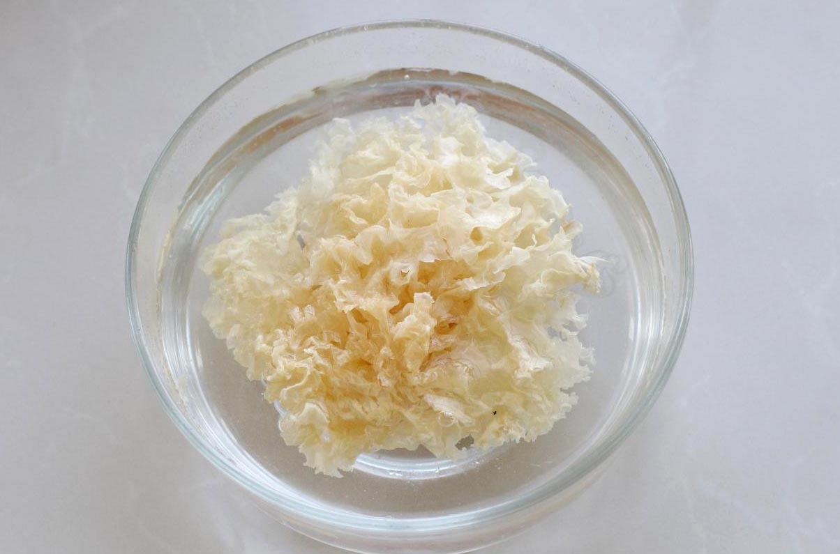 简单3个泡3个多(煮银耳,不要泡开就下锅,牢记"1泡2碎3翻",银耳黏稠出