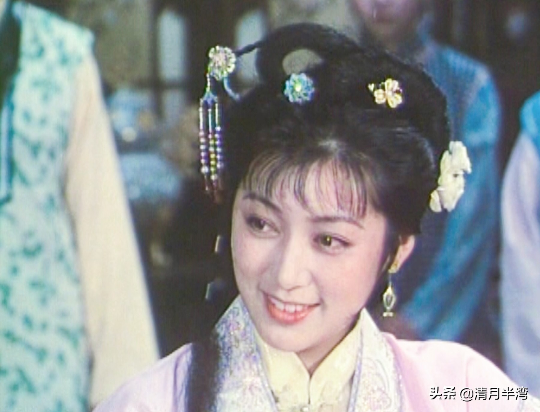 北影版《红楼梦》40位美人集锦，耐看不撞脸，打酱油的都惊鸿一瞥