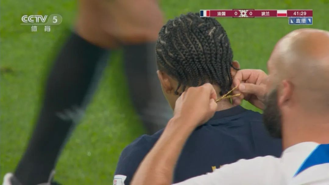 为什么足球比赛不许戴首饰（世界杯也有错判和漏判）