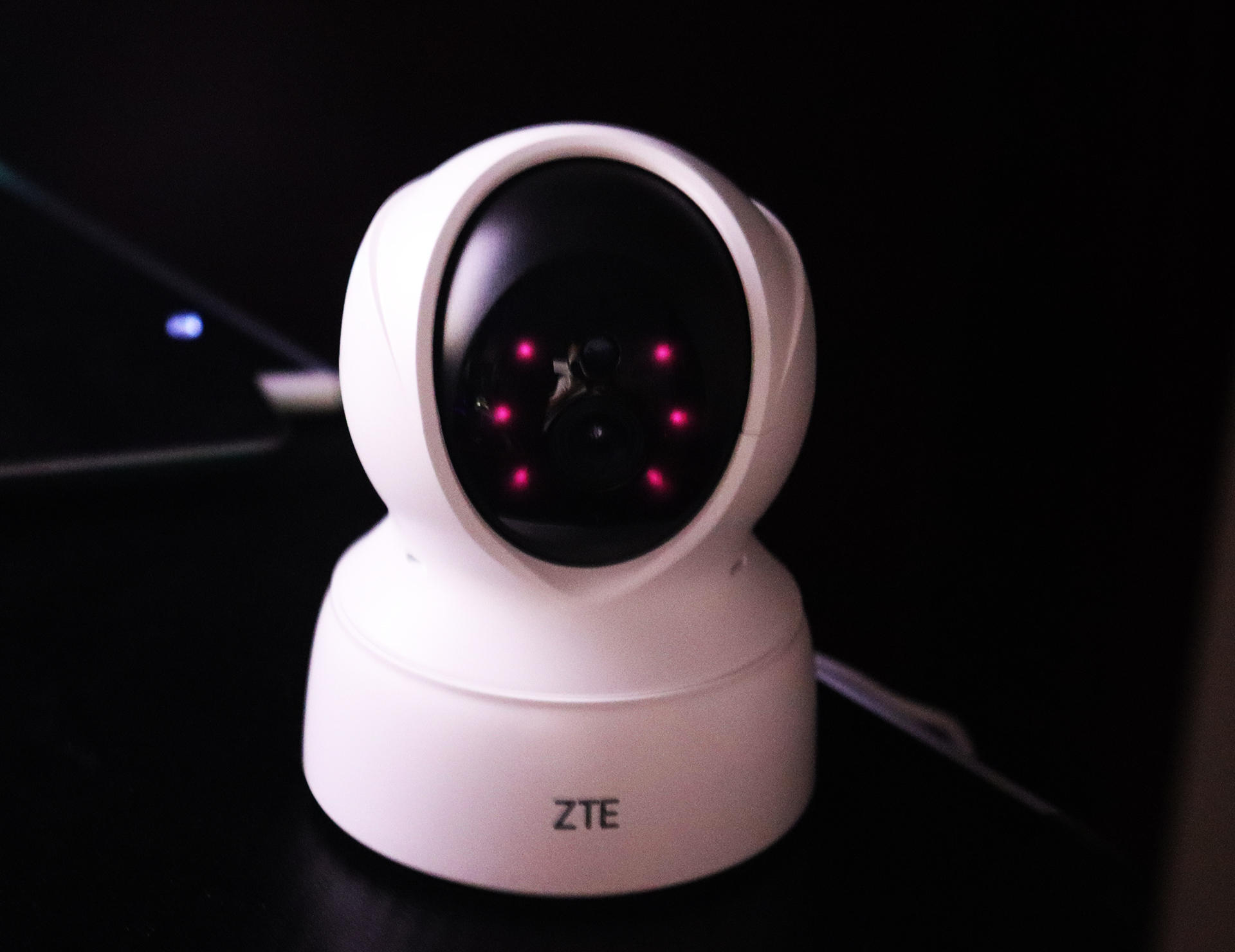 身边的智能守护神-中兴zte「小兴看看」家用监控摄像头测评