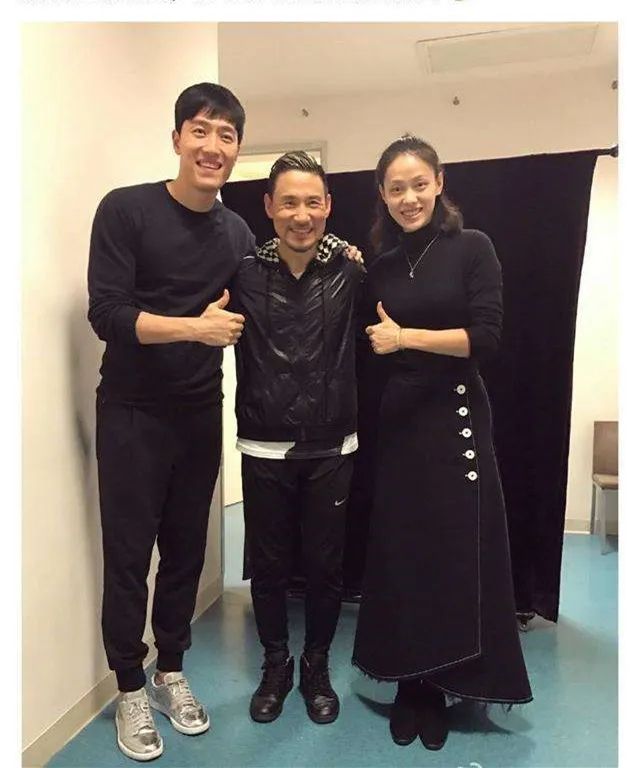 刘翔老婆真不简单，烂大街也穿出超模感，结婚6年仍牵手羡煞旁人