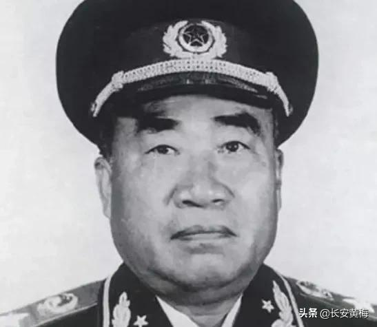 开国元帅共有10人，仅有4人被称为“老总”，他们分别是谁....