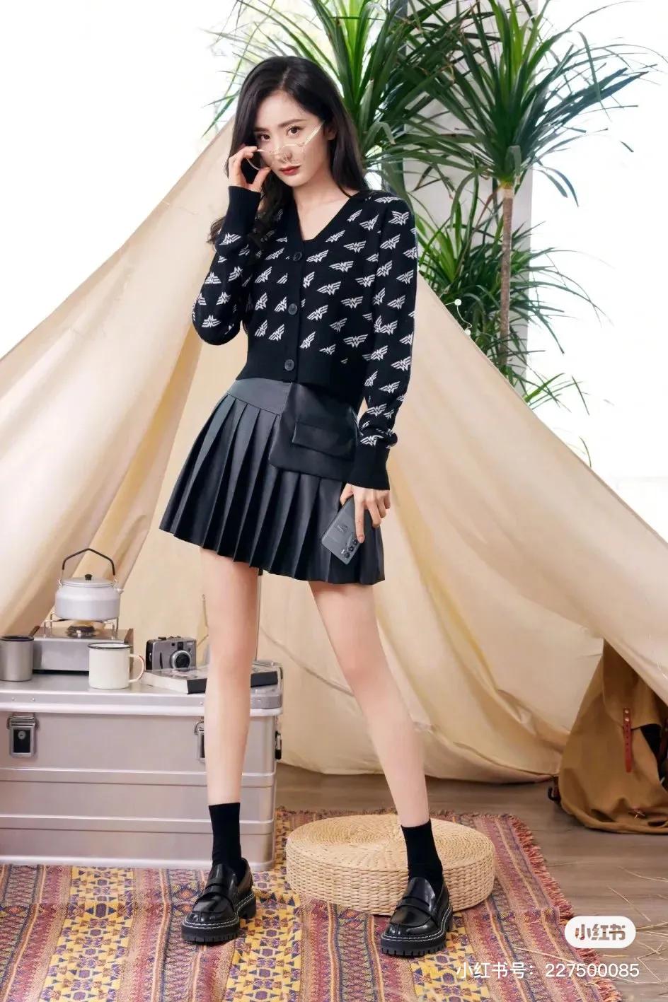 私服穿搭很前端的杨幂