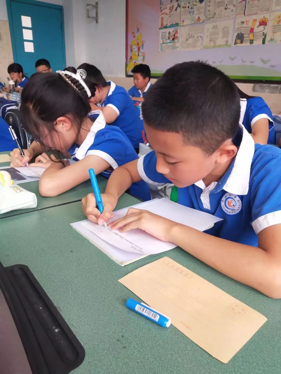 双流区棠湖小学开展“阳光童心，用爱守护”主题系列心理活动