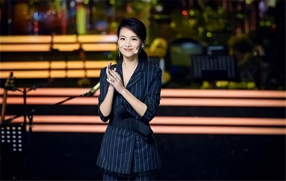 还记得主持人栗坤吗？如今她的近况如何？