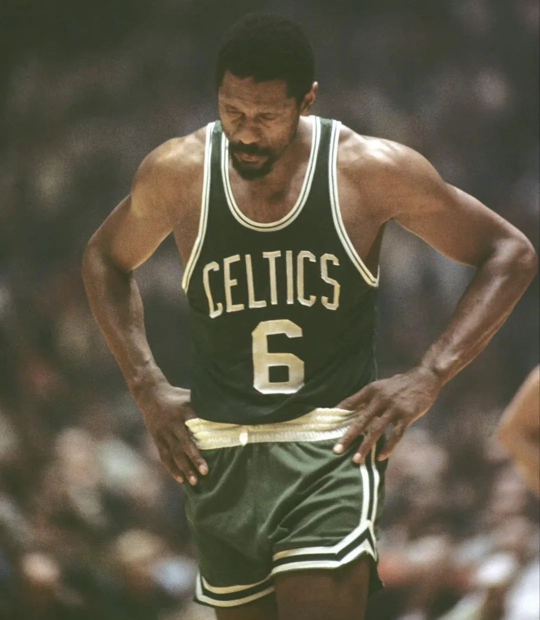 拉塞尔的球衣号码（NBA官方宣布：全联盟将退役比尔-拉塞尔的6号球衣）