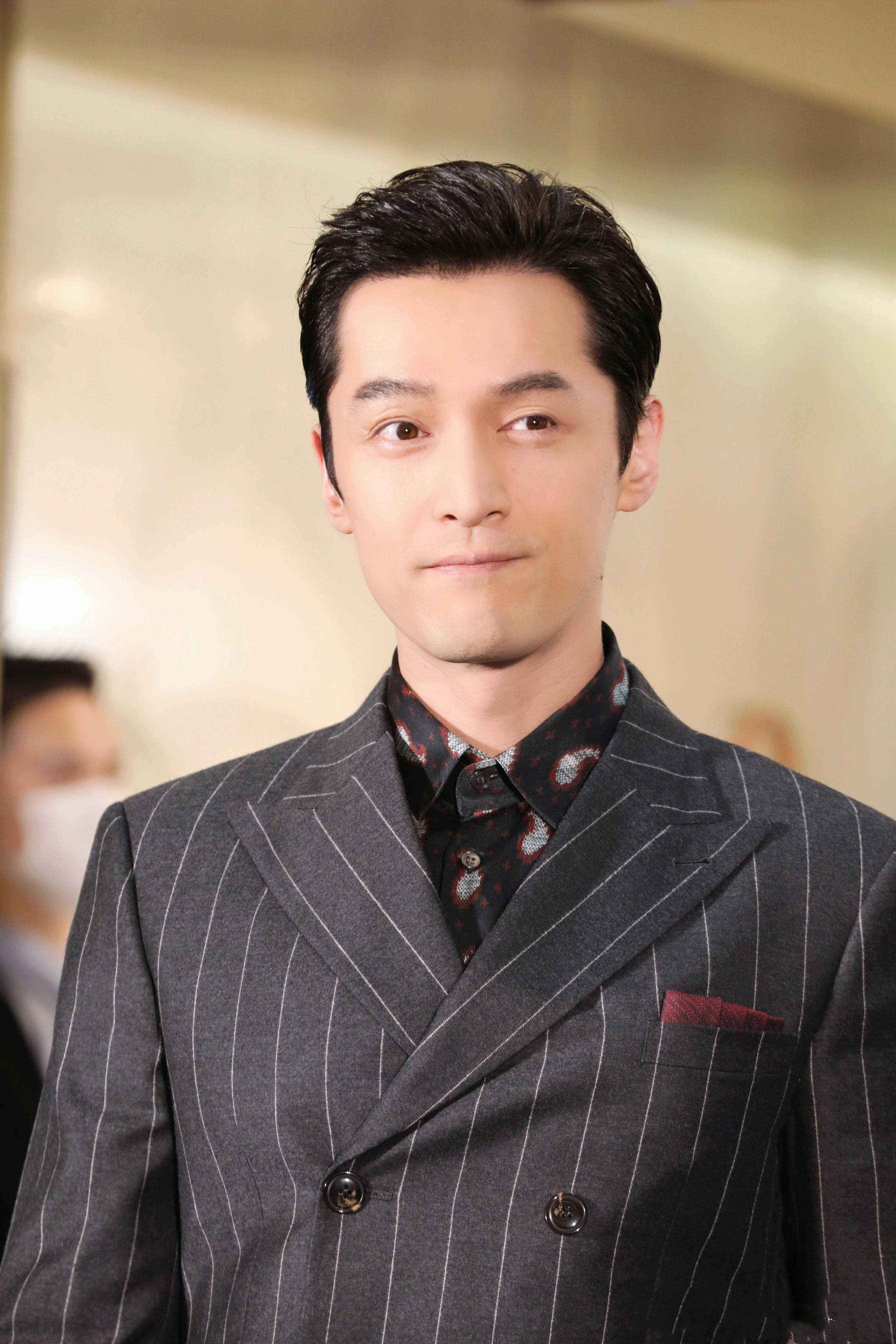 至今不娶妻的10位內地大齡男星，有人情史復雜，有人感情成謎