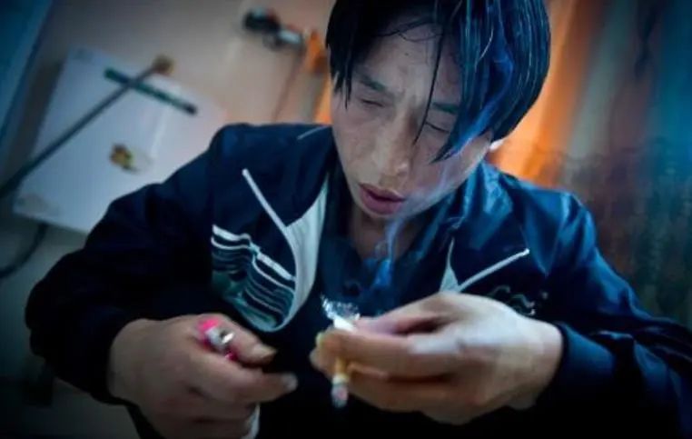 吸毒男星复出拿影帝，缉毒警察的命谁来还