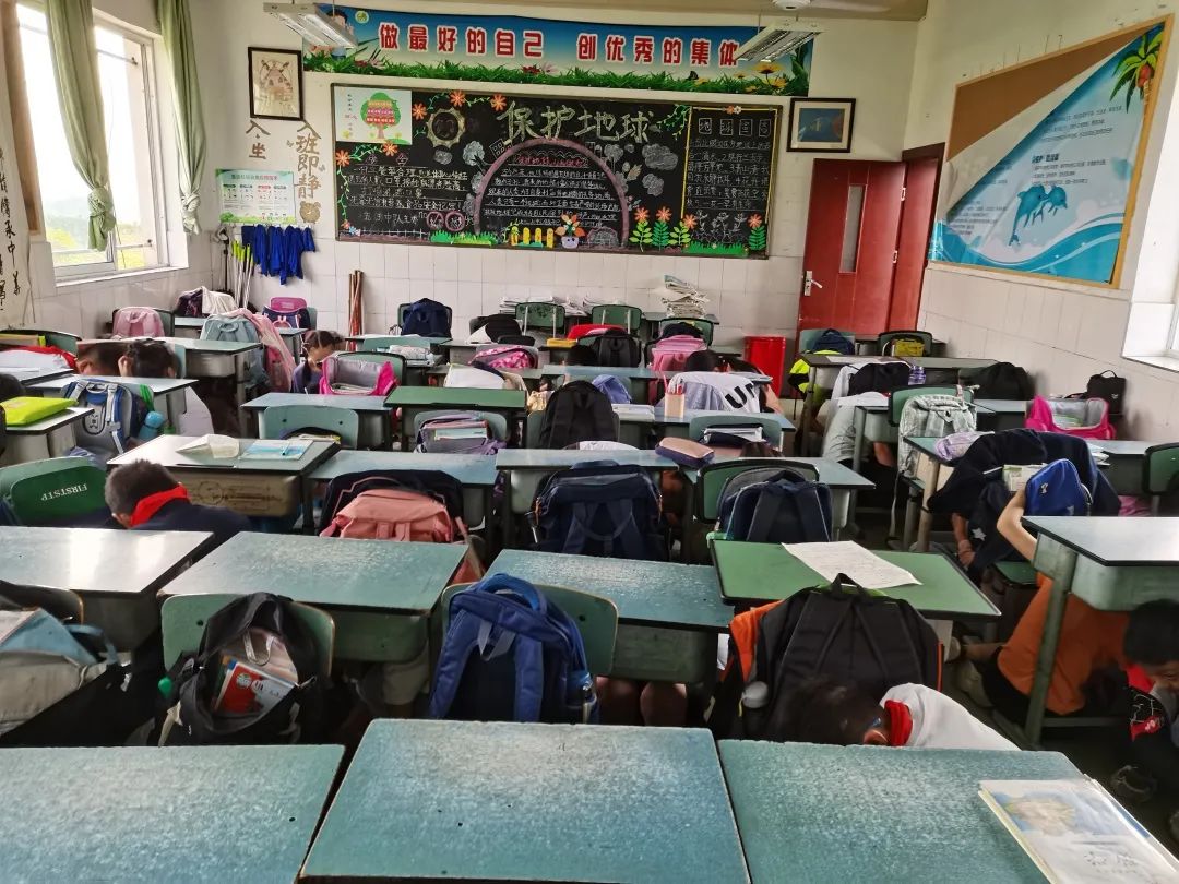加强防震疏散演练 共建平安校园｜白沙小学举行防震疏散演练活动