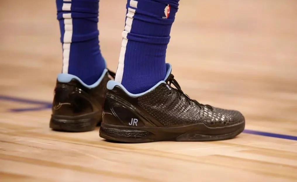 NBA球员上脚：库兹马穿春节配色球鞋，安踏李宁361度都有