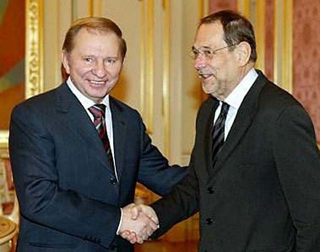 2011年季莫申科被曝牢房内与律师有染，乌监狱系统高官：视频真实