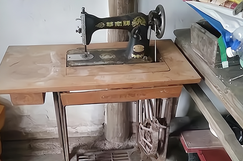農村高價回收老式縫紉機，商販有何用？回收或是騙局，別被套路了