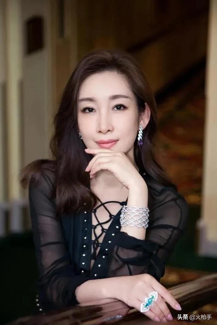 女人花秦海璐也可以这样美