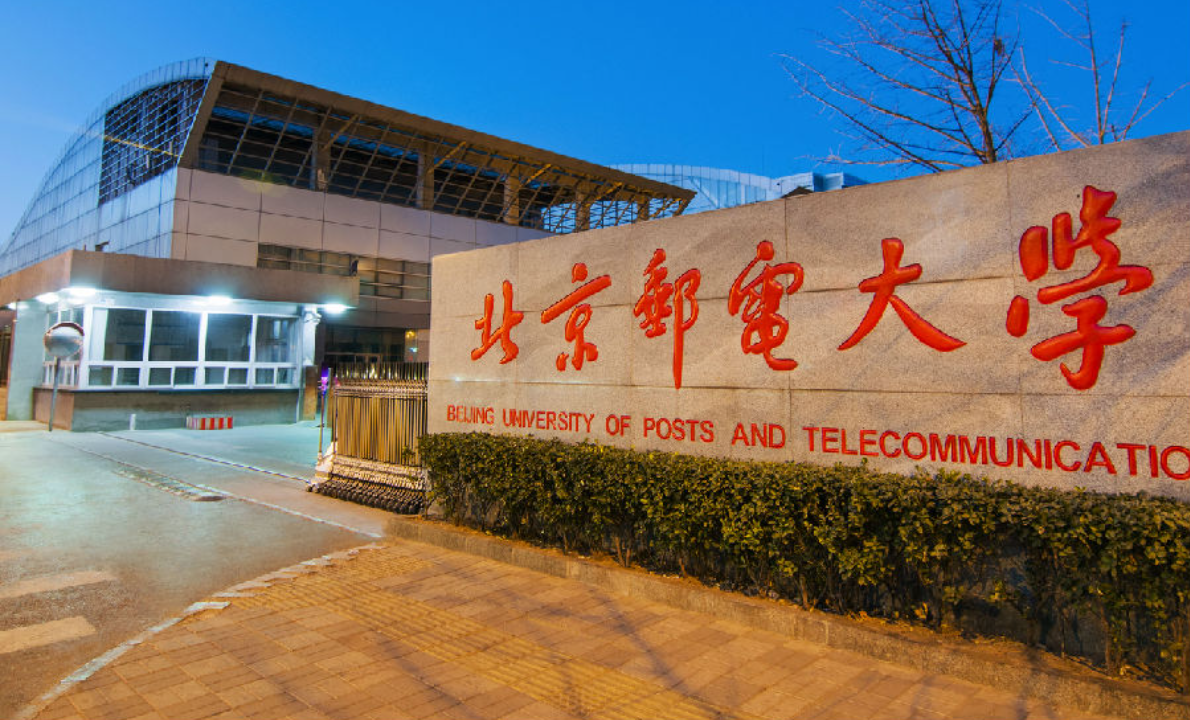 王恒杰：高考考场外跪地谢母，为心中理想放弃985名校